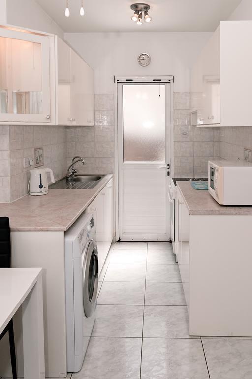 Sue'S Apartment Пафос Экстерьер фото