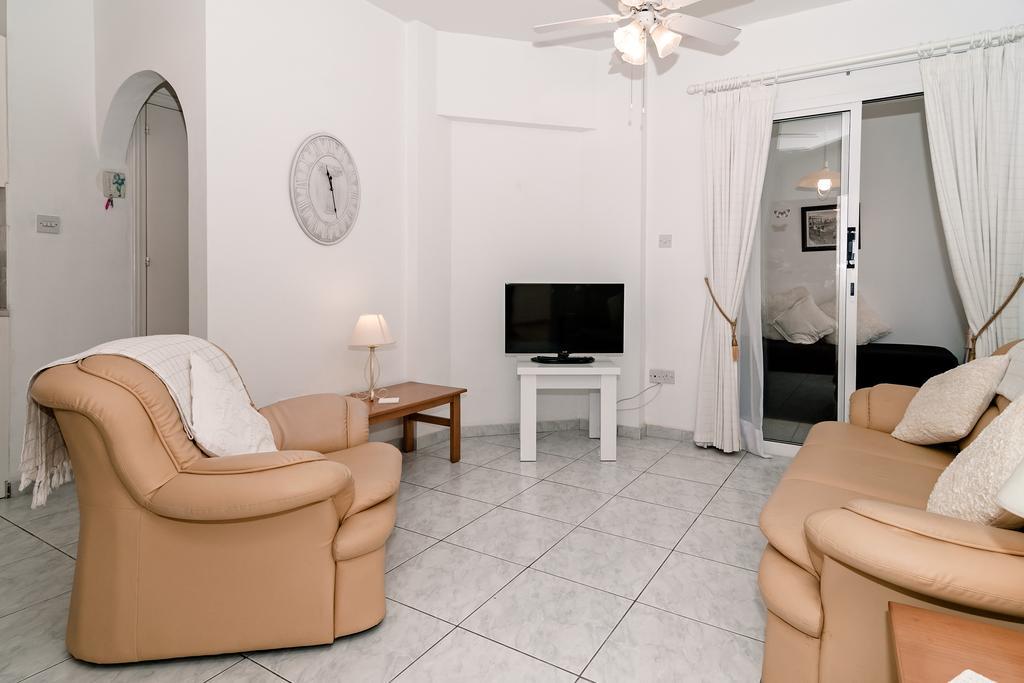 Sue'S Apartment Пафос Экстерьер фото