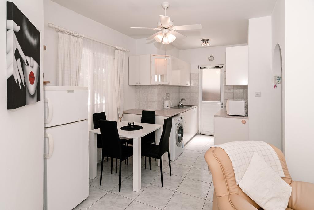 Sue'S Apartment Пафос Экстерьер фото